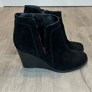Lucky Brand Real Suede Black Wedge Ankle Boots Women’s Size 6.5 Cutout Detail